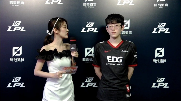 初次接触冰 初次接触冰