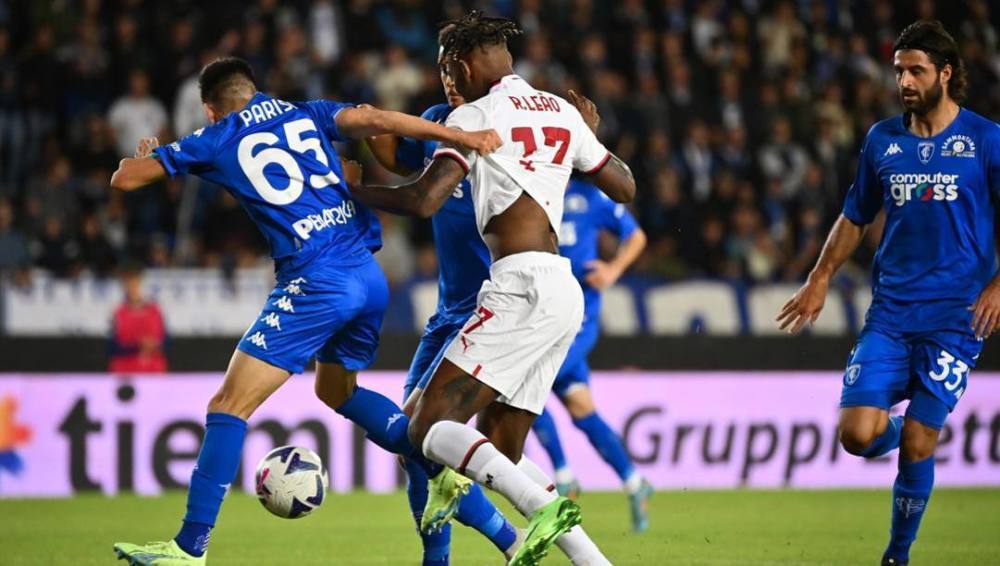 众多球迷和 众多球迷和