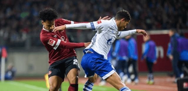 讨论这些队 讨论这些队