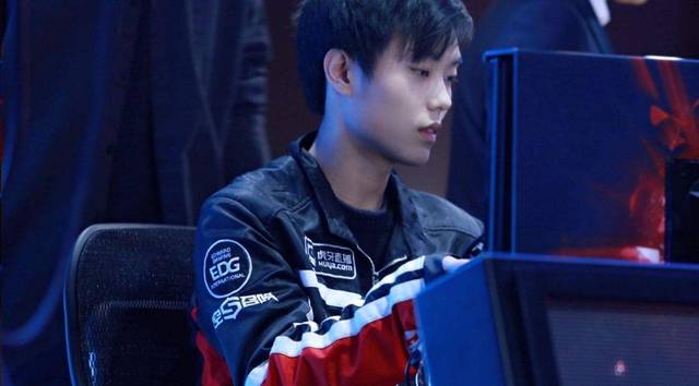 更展现了罗 更展现了罗