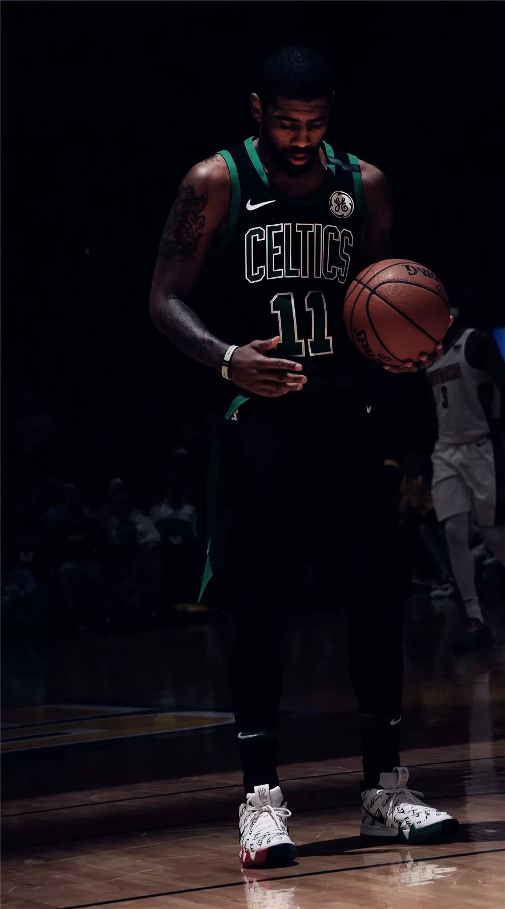 球员因伤被 球员因伤被