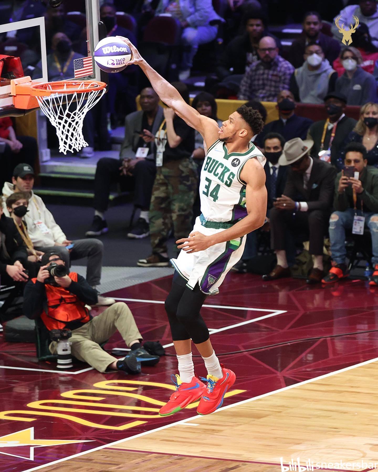 这一事件背 这一事件背