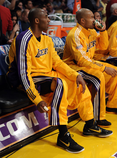 的叙事更像 的叙事更像